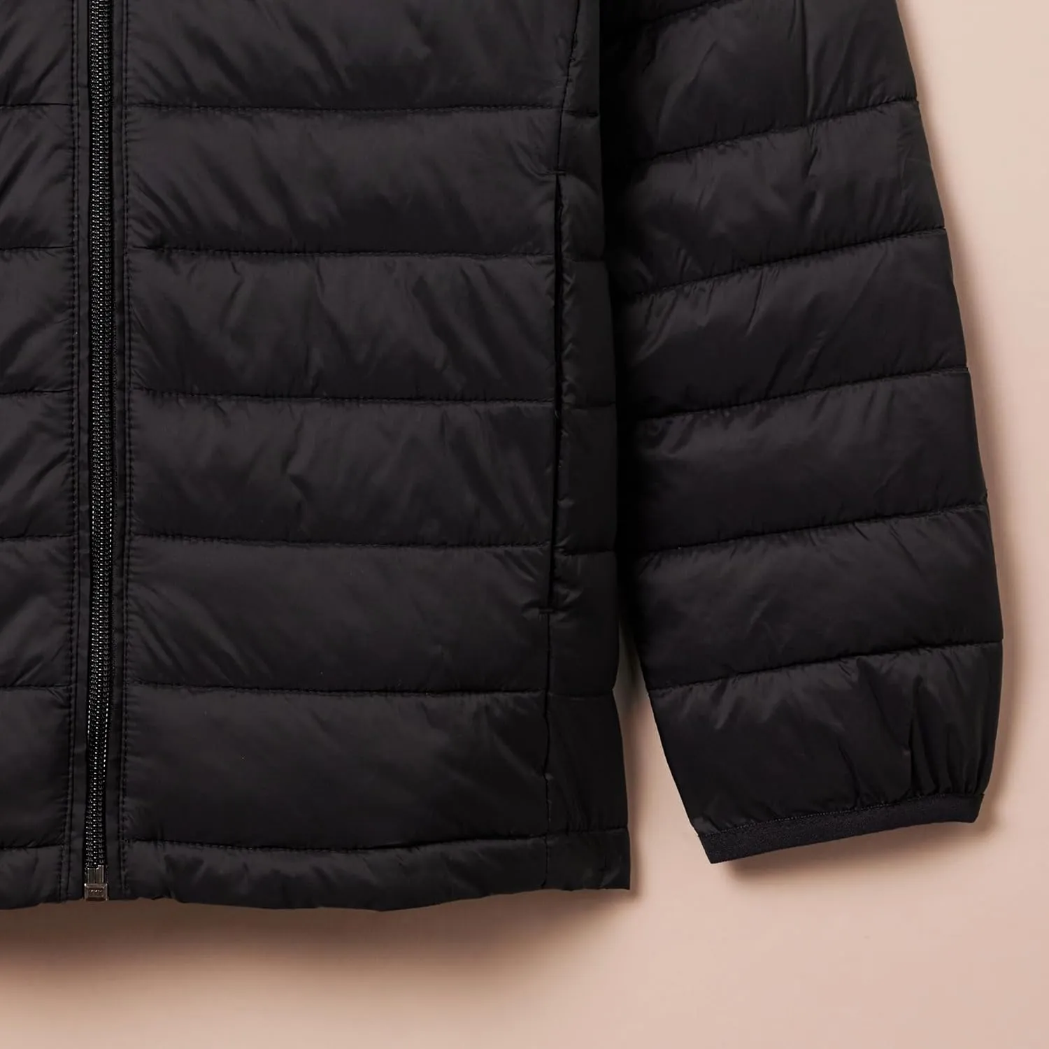 Amazon Essentials Boys and Toddlers' Lightweight Water-Resistant Packable Puffer Jacket