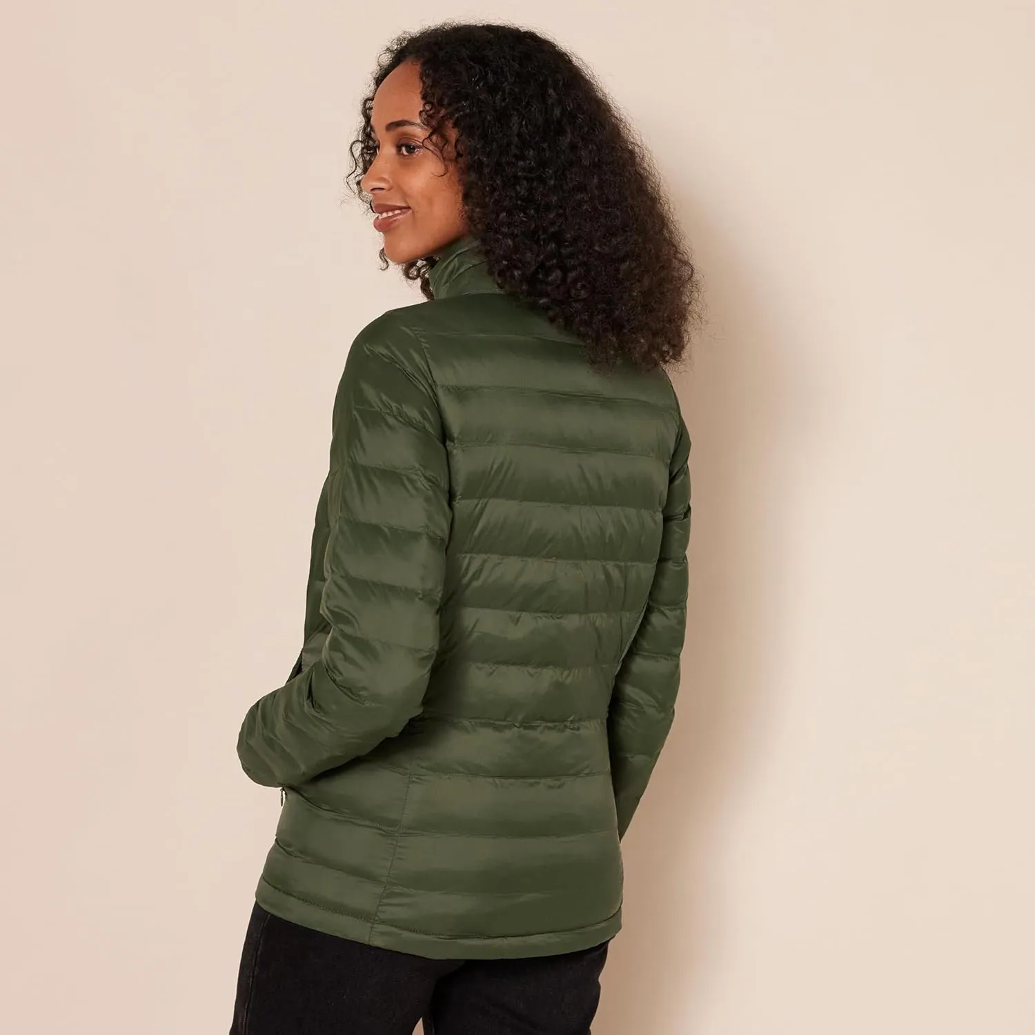 Amazon Essentials Women's Lightweight Long-Sleeve Water-Resistant Packable Puffer Jacket (Available in Plus Size)