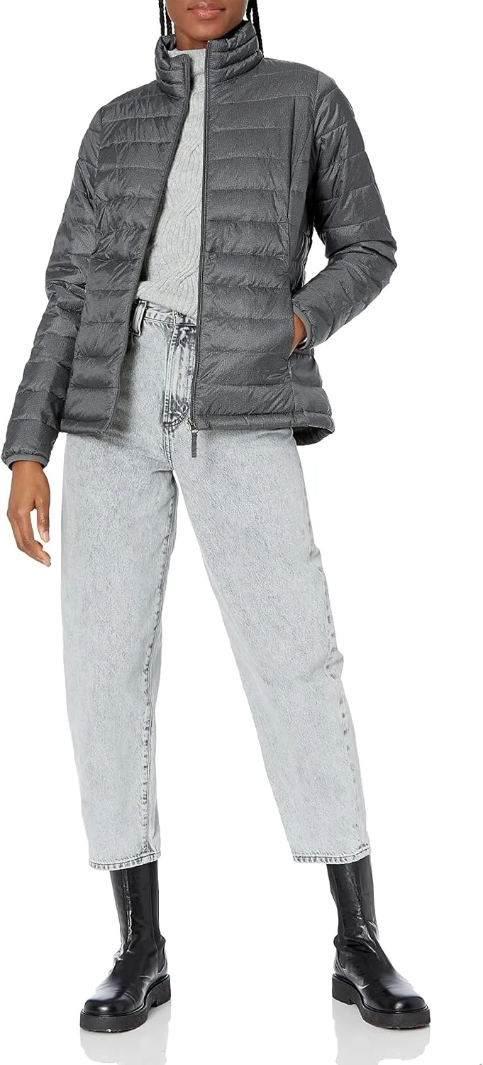 Amazon Essentials Women's Lightweight Long-Sleeve Water-Resistant Packable Puffer Jacket (Available in Plus Size)