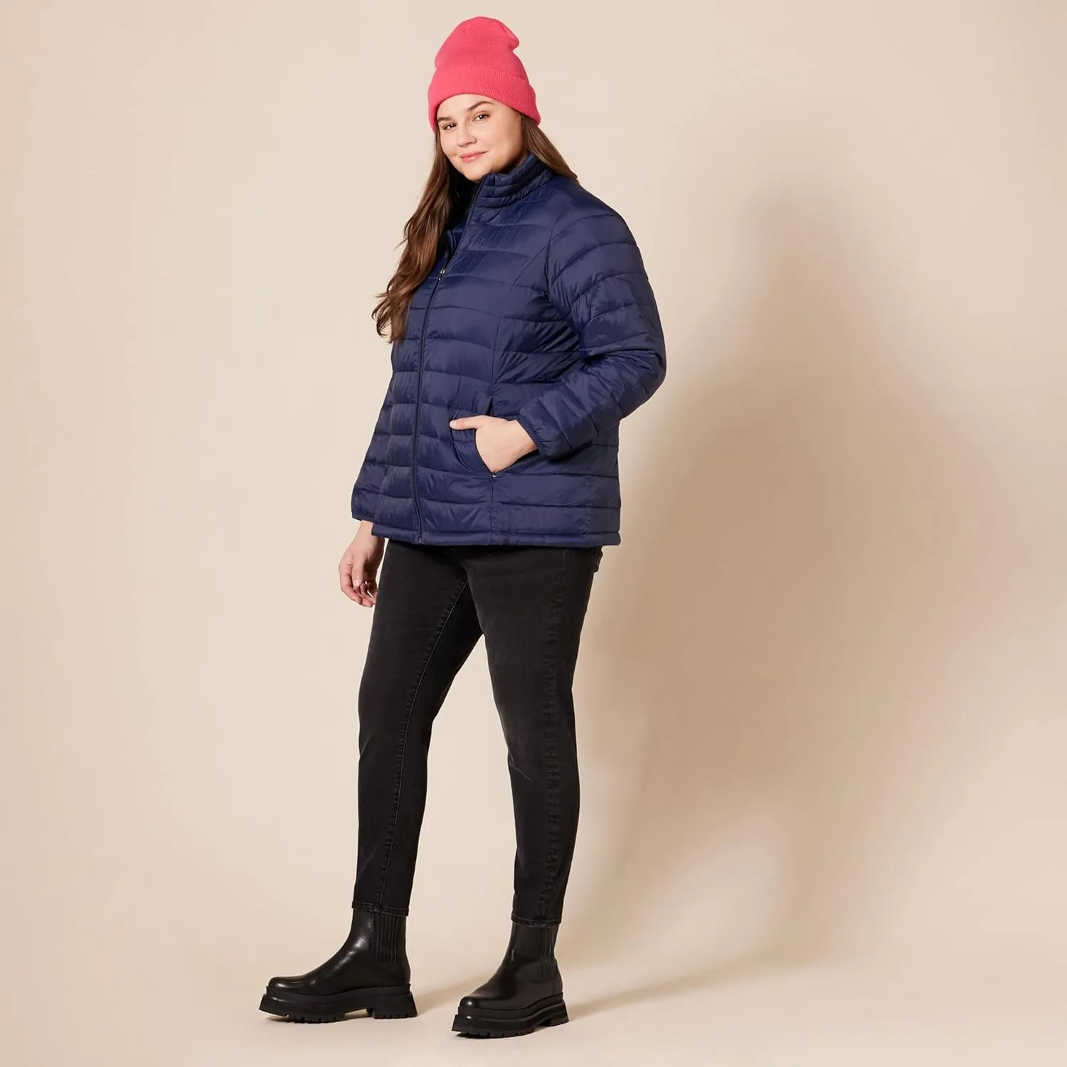 Amazon Essentials Women's Lightweight Long-Sleeve Water-Resistant Packable Puffer Jacket (Available in Plus Size)