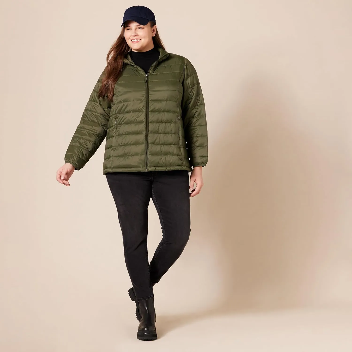 Amazon Essentials Women's Lightweight Long-Sleeve Water-Resistant Packable Puffer Jacket (Available in Plus Size)
