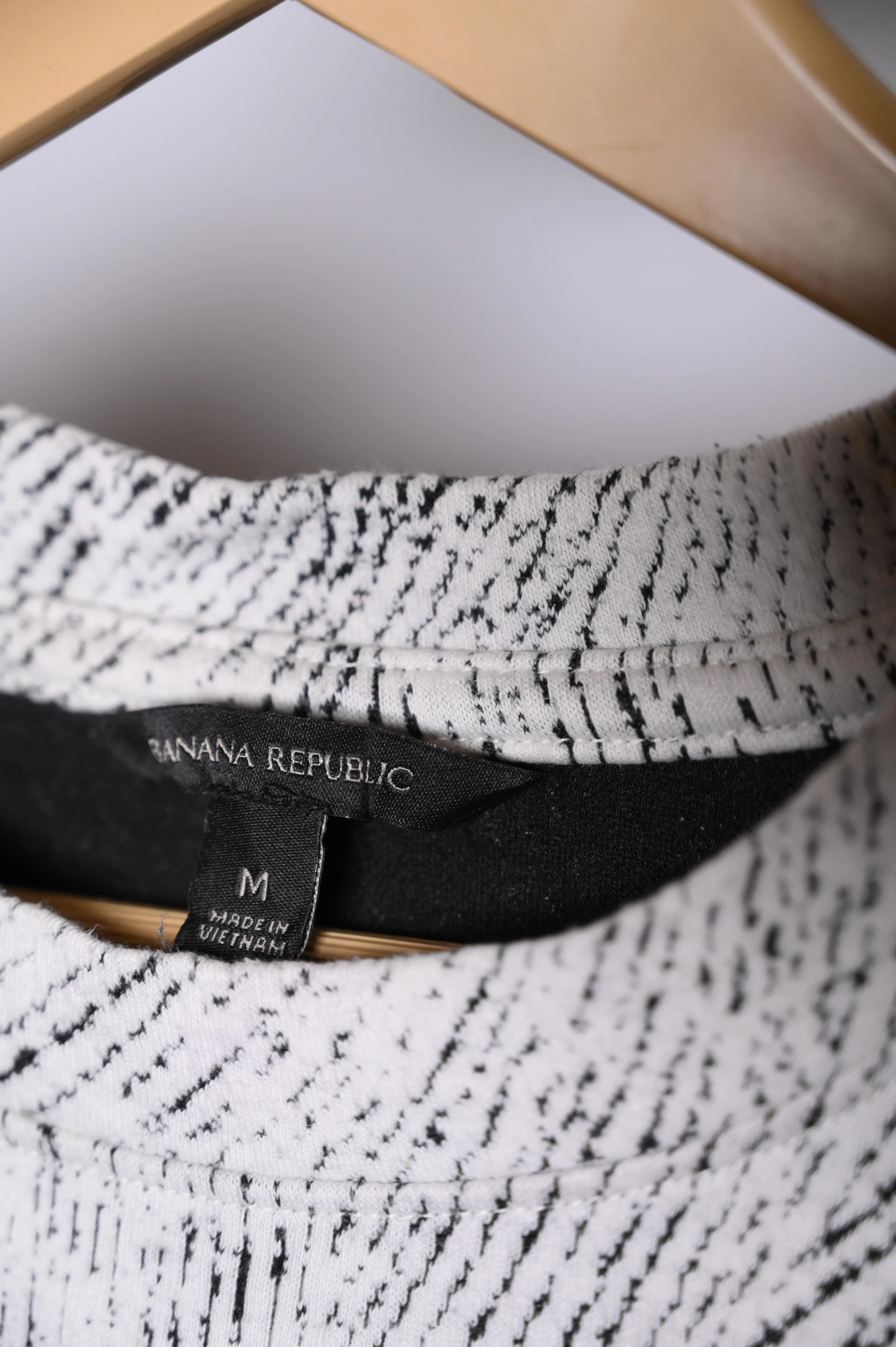 Banana Republic Black Sweatshirt - Small