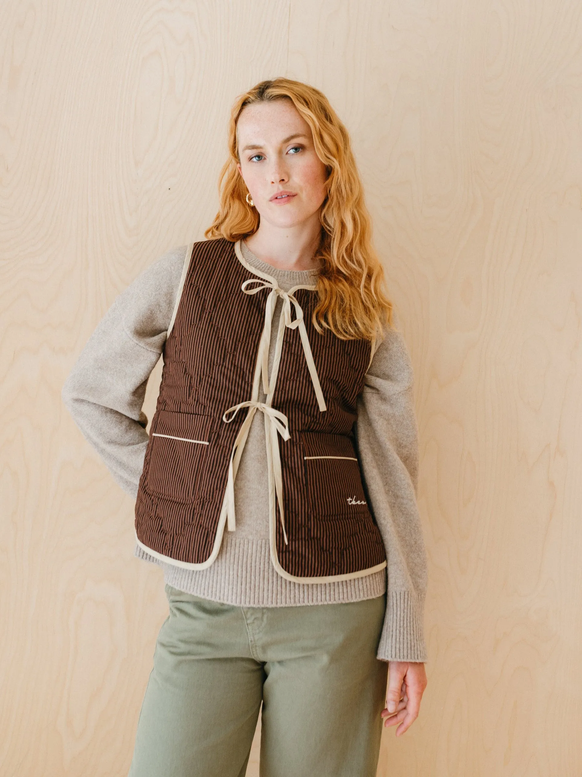 Quilted cotton vest in reversible brown celestial stripe