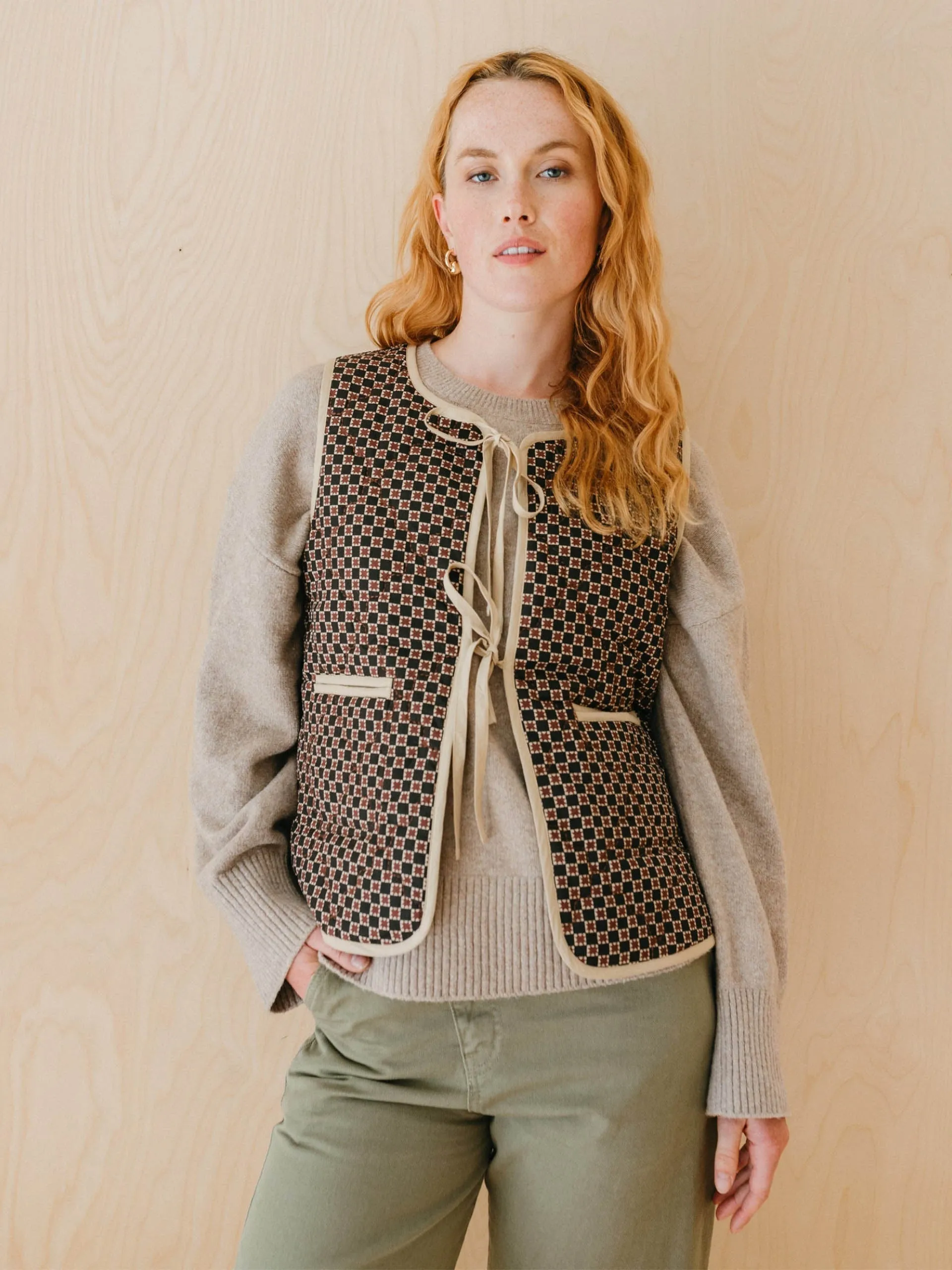 Quilted cotton vest in reversible brown celestial stripe