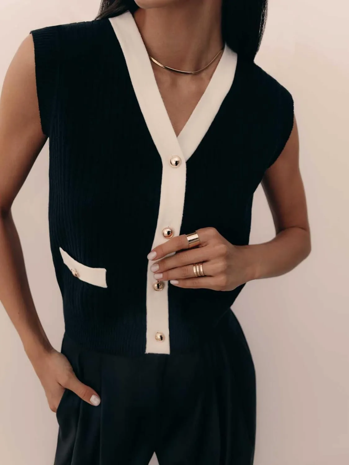 Sweater Vest for Women Sleeveless Crochet Tank Top V Neck Knitted Cardigan Contrasting Color Golden Button Up Without Pocket